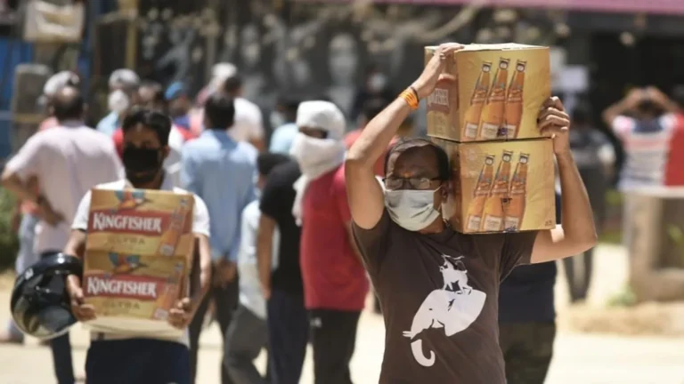 Delhiites can now get Indian, foreign liquor at home, orders govt