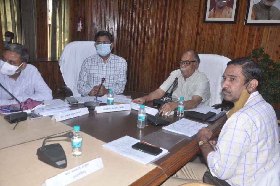 UP Govt to Promote Liquor Vends