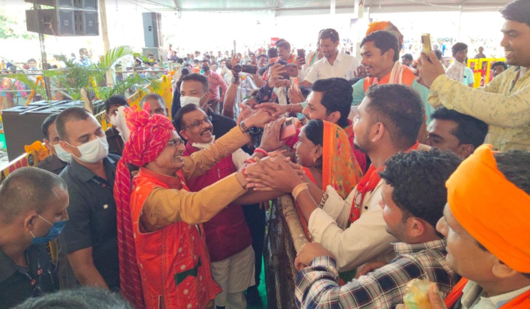 MP tribals can Sell Mahua-made Liquor in New Liquor Policy, announces CM Chouhan