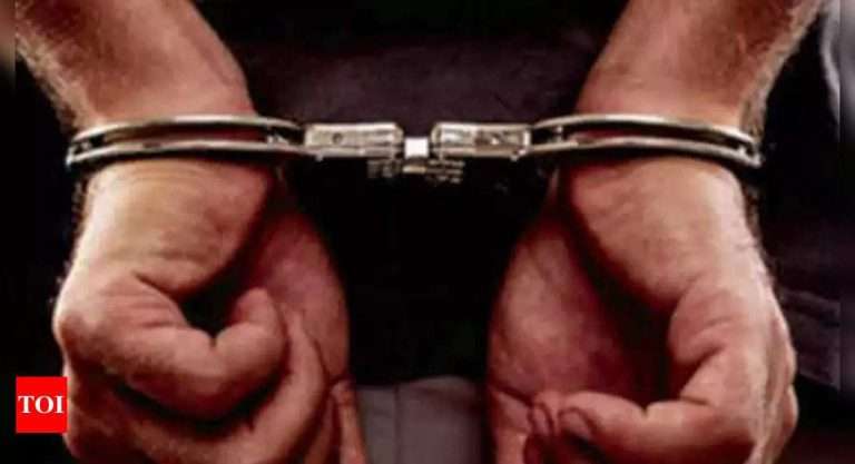 Constable held for smuggling liquor in Andhra Pradesh