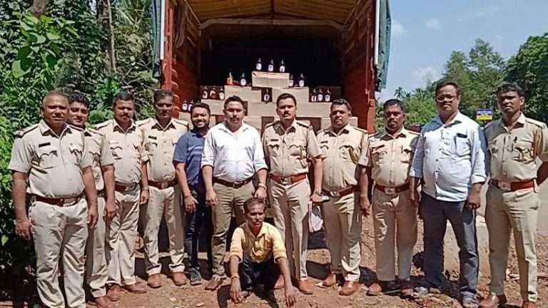 The excise dept seizes liquor worth Rs 28.53 lakh at the Patradevi checkpost