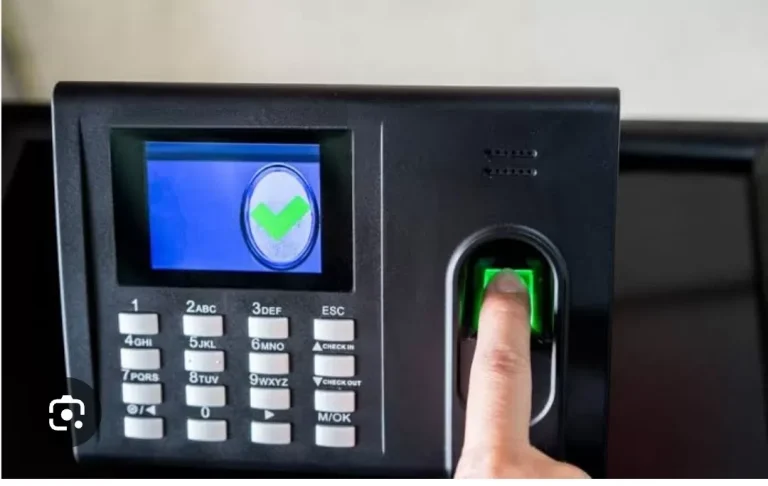 मदिरा दुकानों में शुरू हुई बायोमेट्रिक्स अटेंडेंस